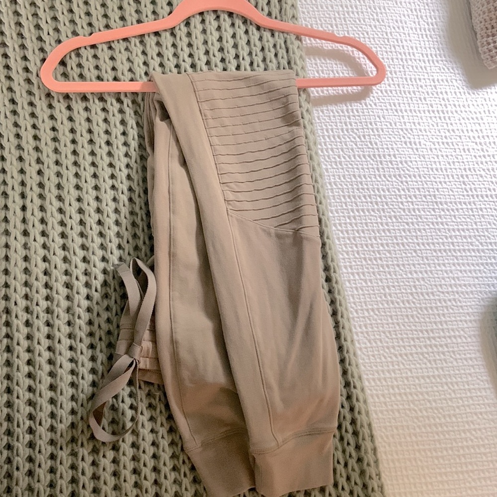 Alo Moto Joggers- Gravel